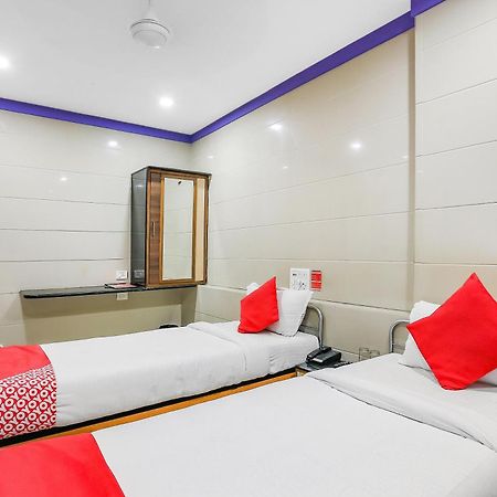 Oyo 10697 Hotel Suraj Inn Surat Exterior photo