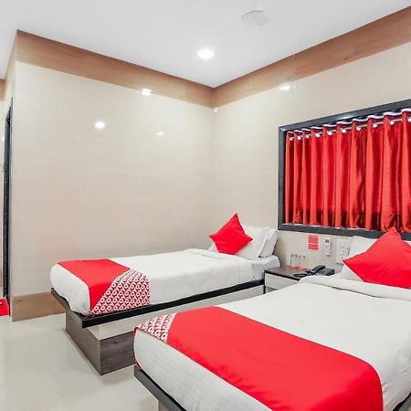 Oyo 10697 Hotel Suraj Inn Surat Exterior photo
