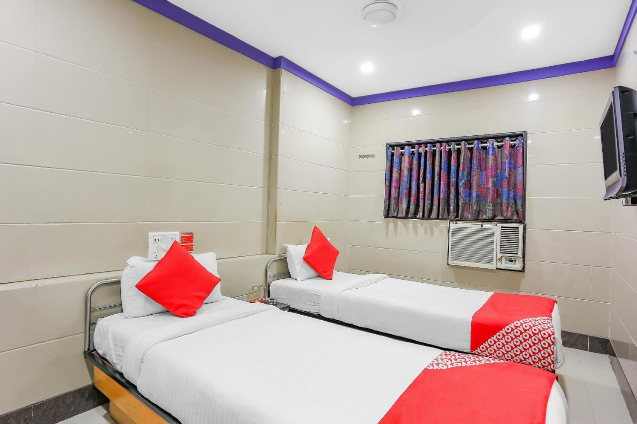 Oyo 10697 Hotel Suraj Inn Surat Exterior photo