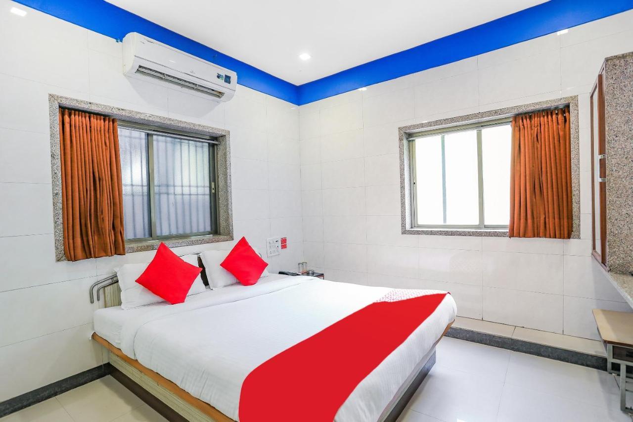 Oyo 10697 Hotel Suraj Inn Surat Exterior photo