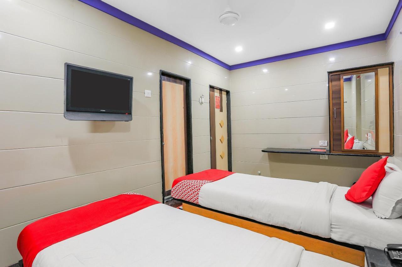 Oyo 10697 Hotel Suraj Inn Surat Exterior photo