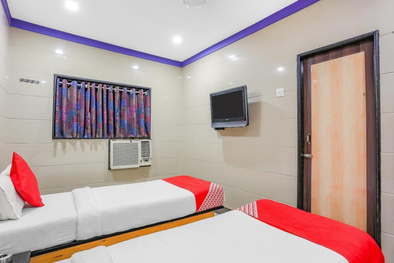 Oyo 10697 Hotel Suraj Inn Surat Exterior photo