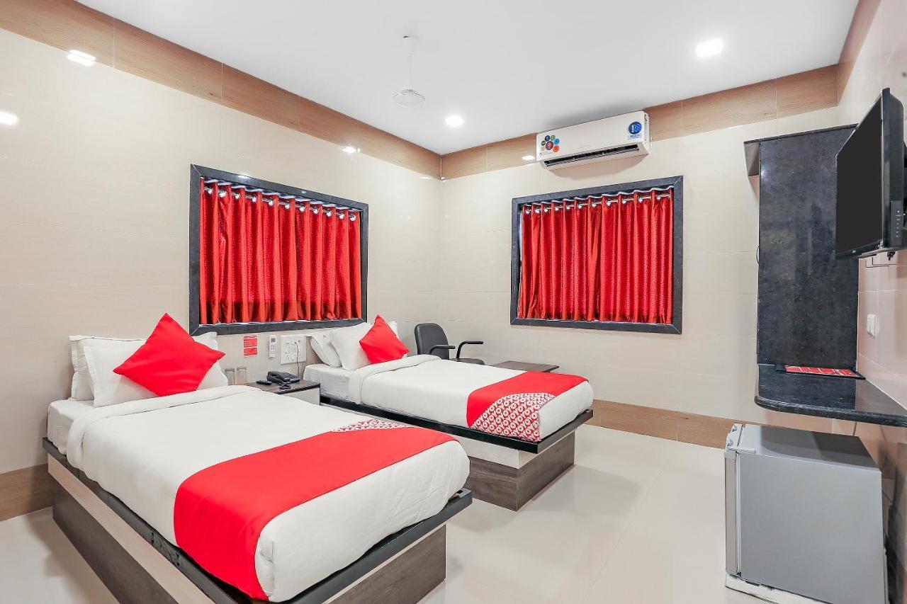 Oyo 10697 Hotel Suraj Inn Surat Exterior photo